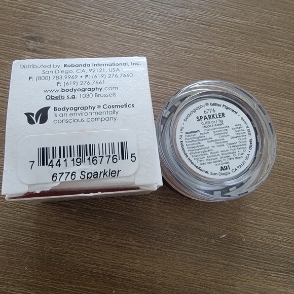 Bodyography Glitter Pigment in Sparkler - Picture 3 of 3